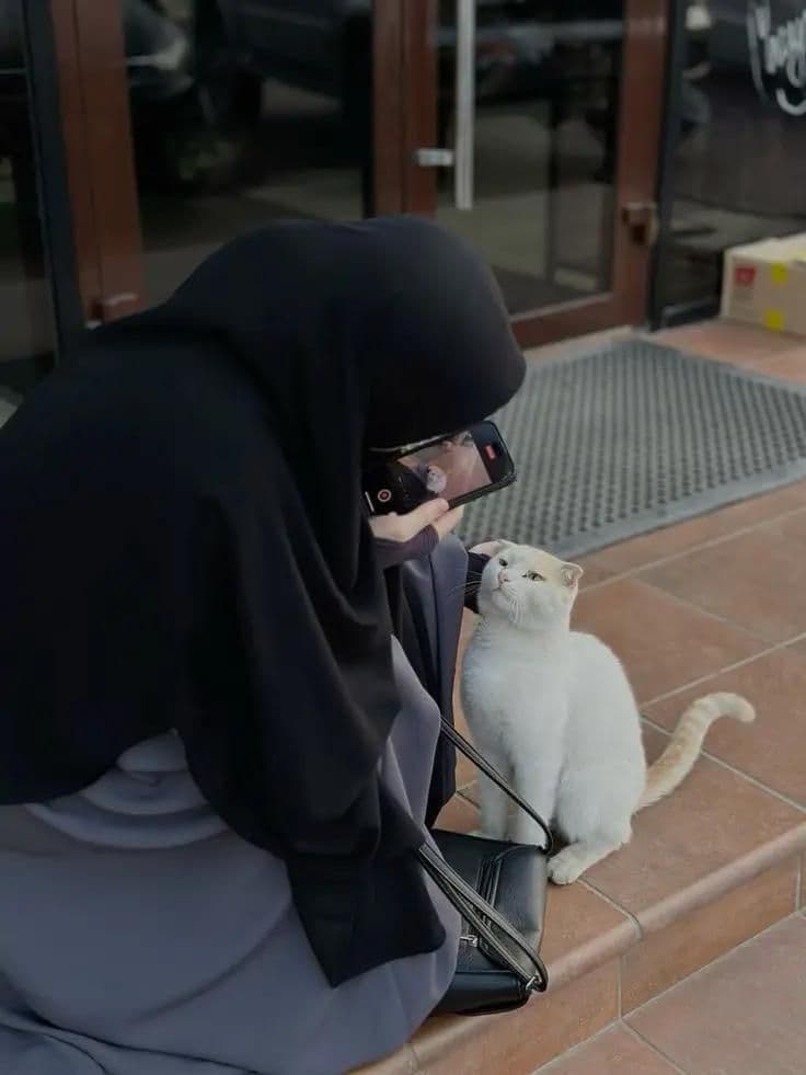 Ariana Rahman Emu